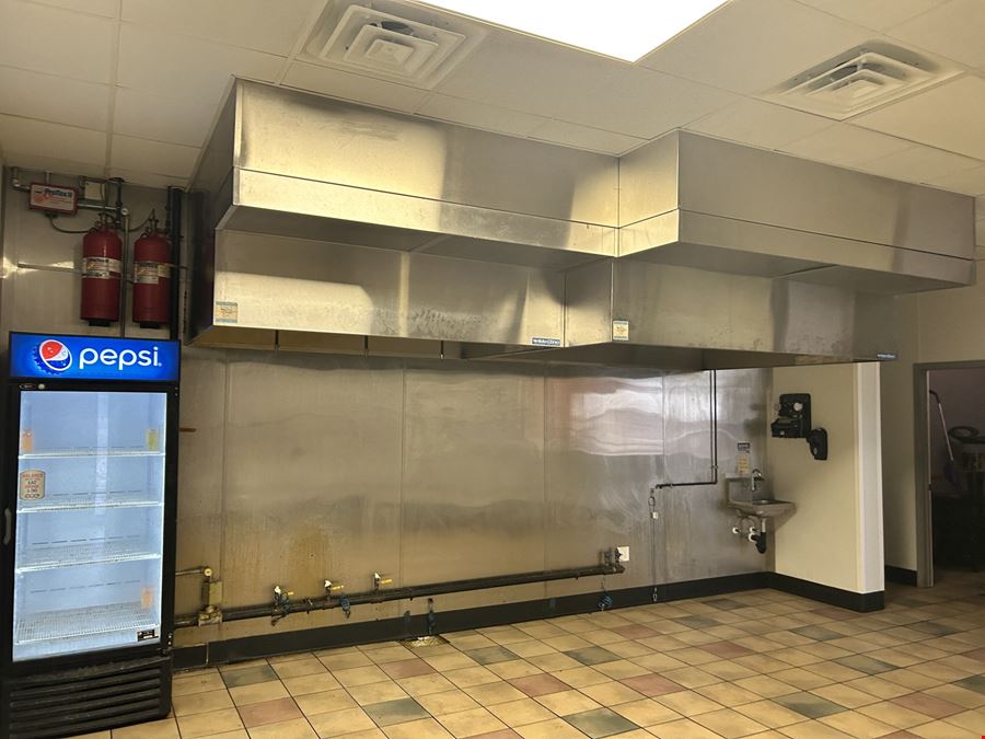 1261 W Maple St - Suite B