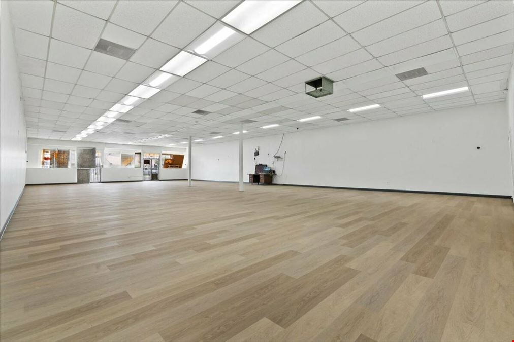 High Exposure Retail Building: 2 Units
