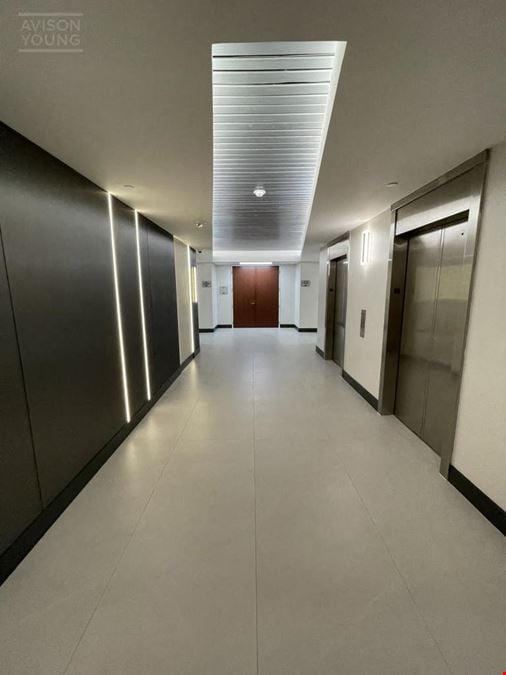 UniCenter Corporate Building