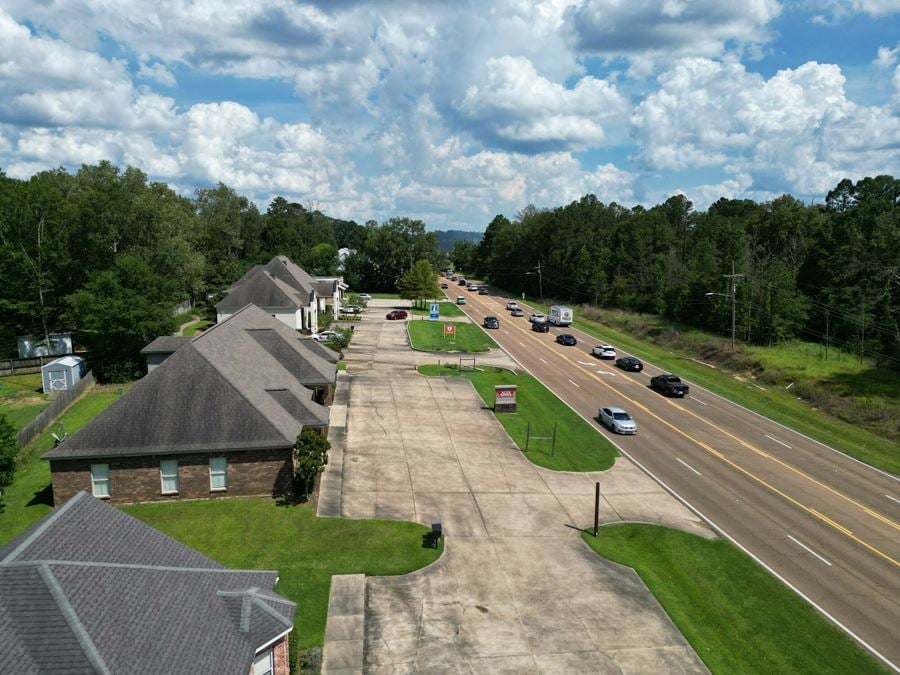 ±4,000 SF | Office / Retail Suites | Prime High-Traffic Location