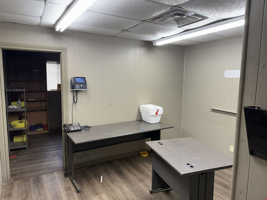 5,475 SF Office/Shop on 1.75 Acres
