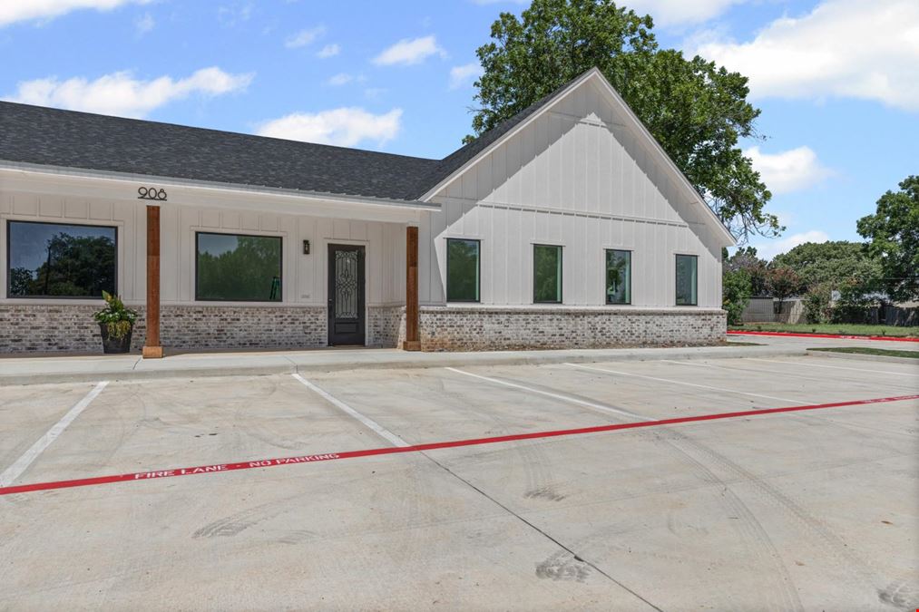 908 Cresthaven Dr