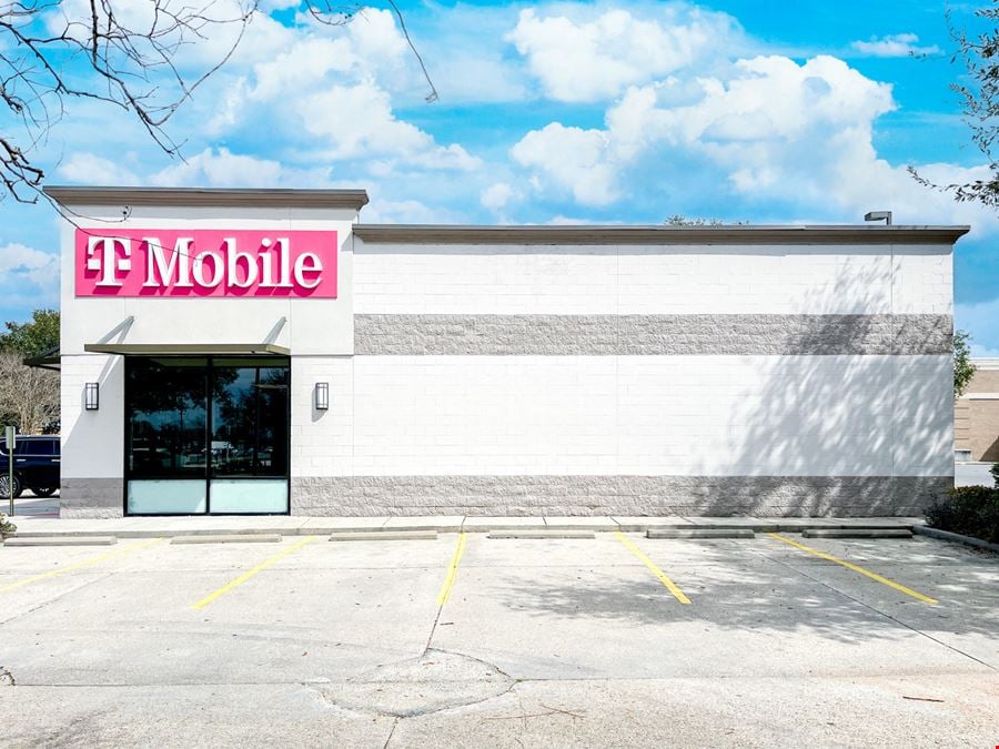 Former Starbucks on Johnston St for Lease