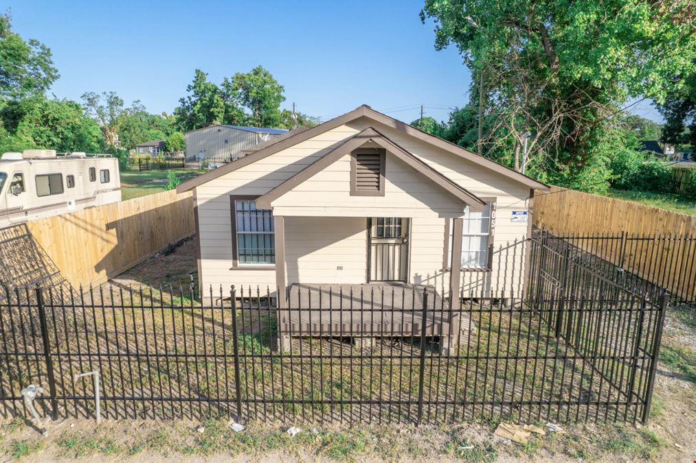 1051 W Little York Rd, Houston, TX 77091