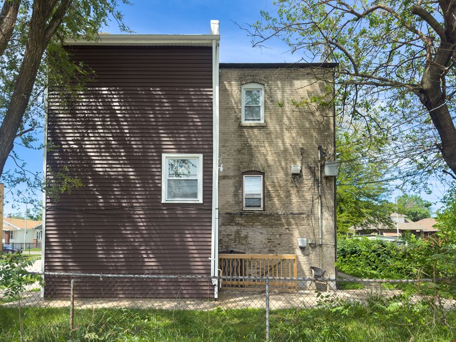 11 E 157th St., Calumet City, IL 60409