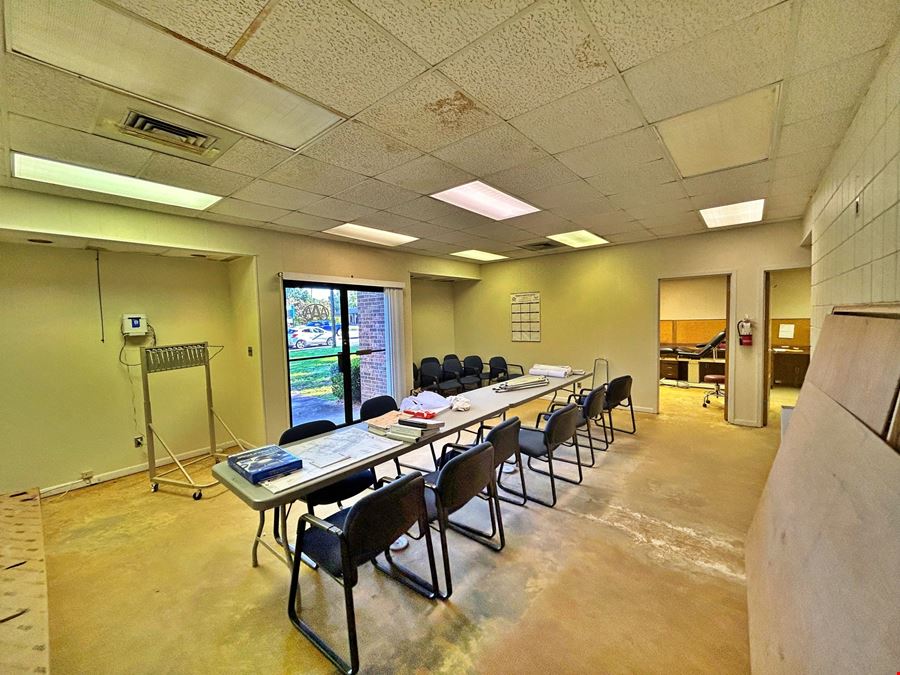 Leasing Opportunity at 528 Brent Ln - Pensacola