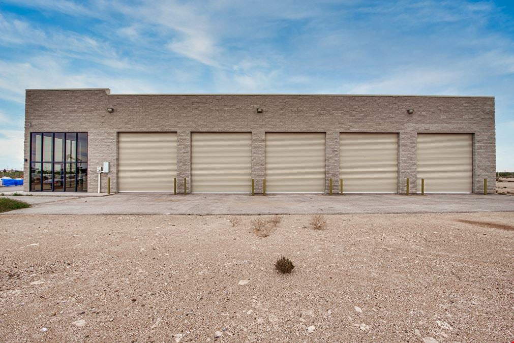 Modern Industrial Office/Shop Near I-20