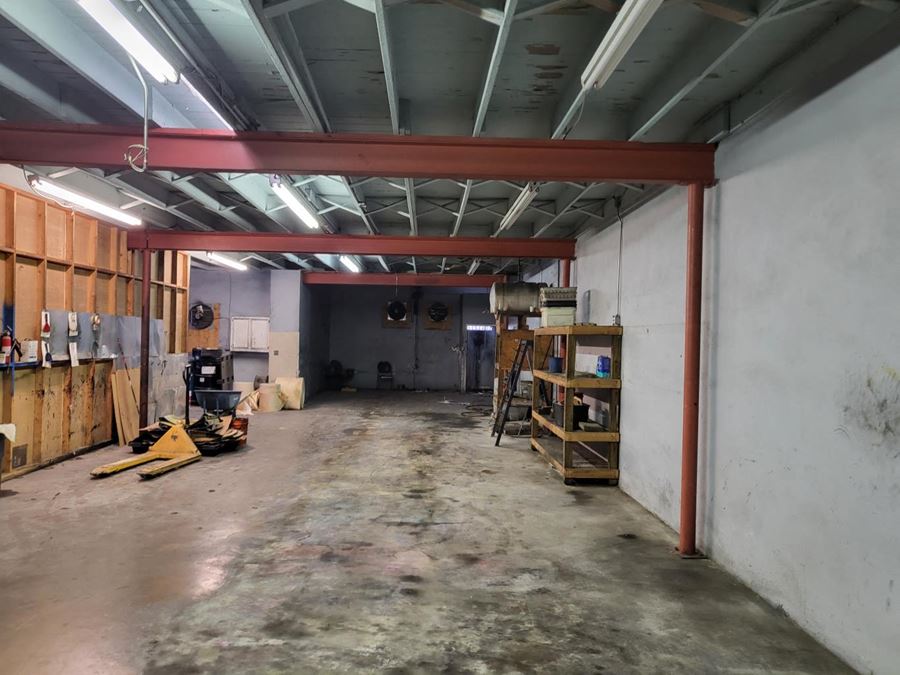 2,000-4500 sq ft available |Warehouse 5 minutes from Downtown Austin for Rent - #1755