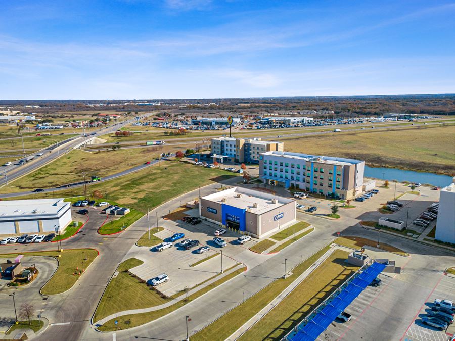 Superior Outfitters: 15-Year Net Lease