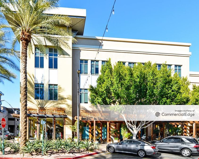 Kierland Commons