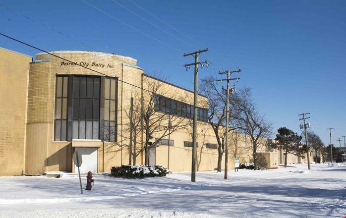 Preview of Industrial space for Rent at 15004 3rd St