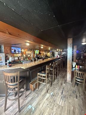 Gar's Lounge