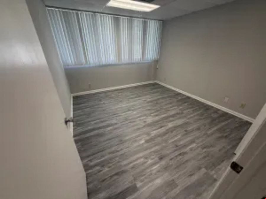 1803 SF Suite 103 Professional and Medical Office Space