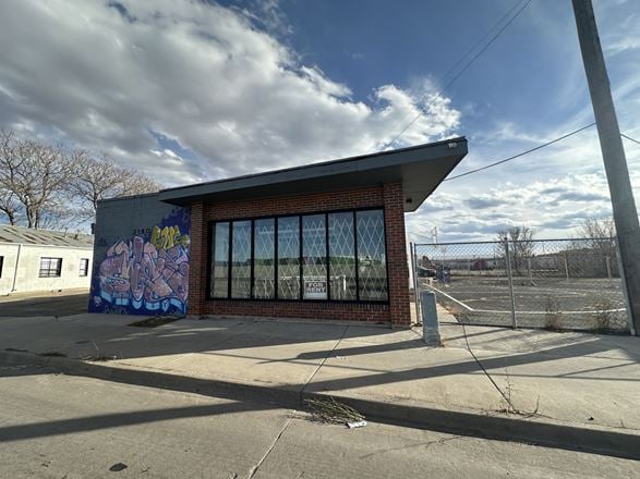 Preview of Industrial space for Rent at 2100-2180 E 40th Avenue