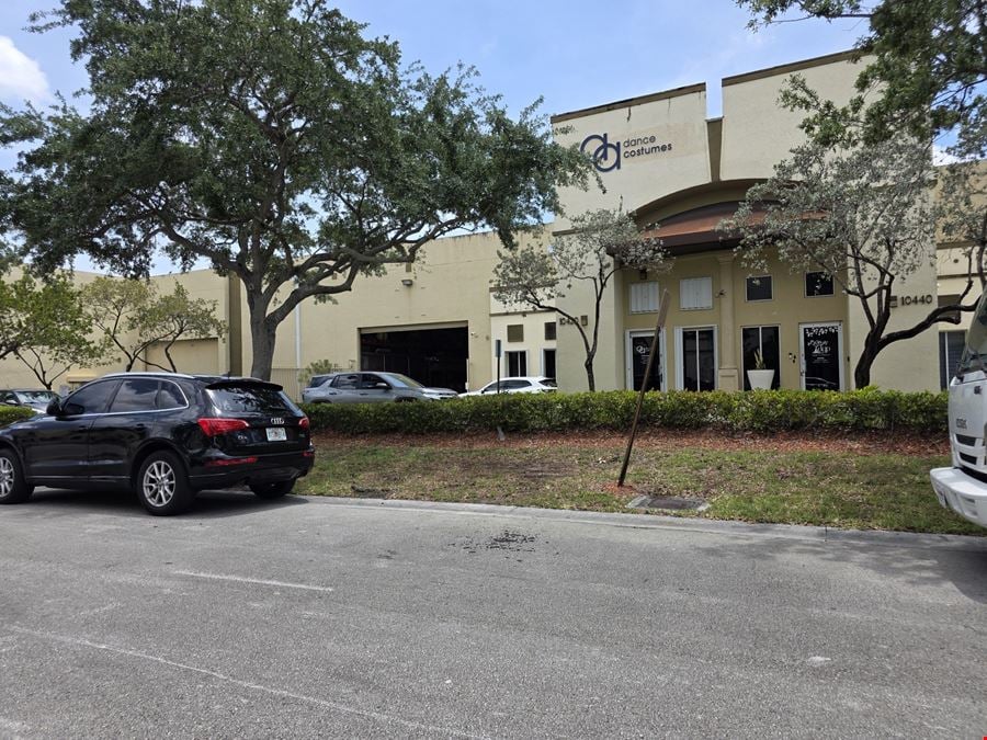 Cantel West Unit for Sale