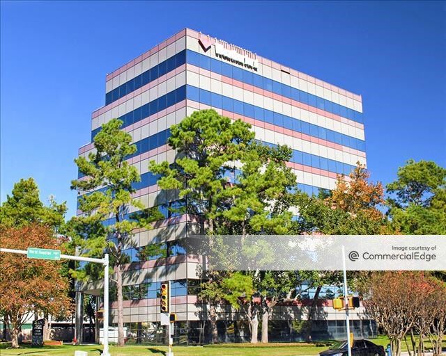 World Houston Plaza