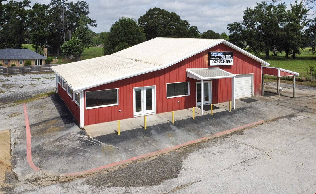 Retail/Flex Building in South Tyler