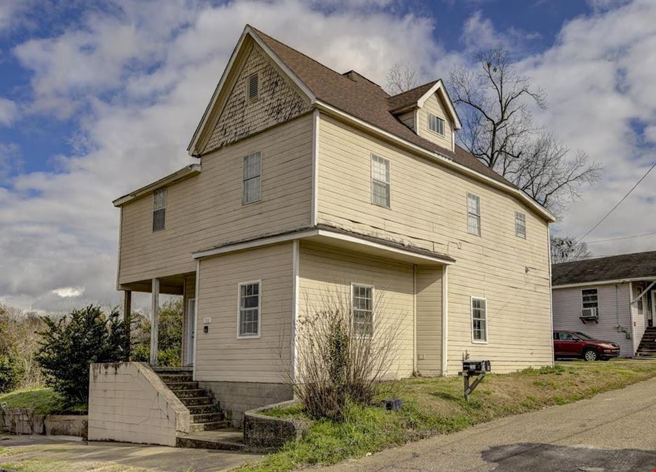 703 Monroe St