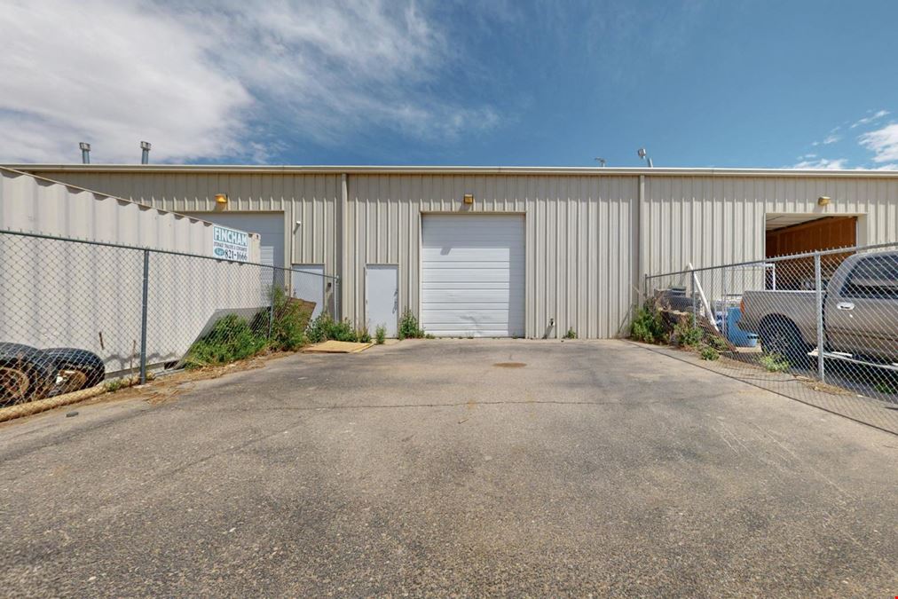 Paseo Area Office/Warehouse – Gated Yard + 3-Phase Power + Drive In Door