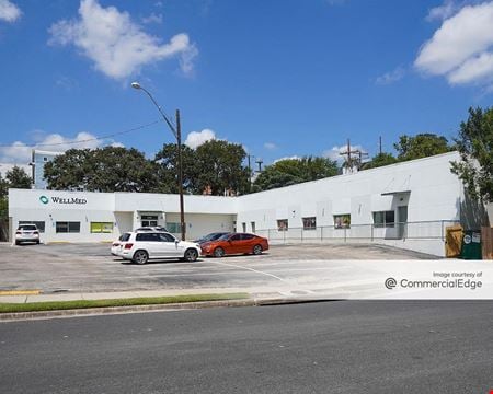 Preview of Office space for Rent at 2222 Rosewood Avenue