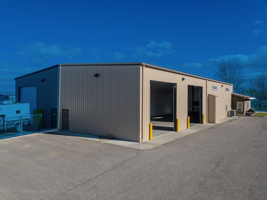 4,500 SF Office/Warehouse Space for Lease