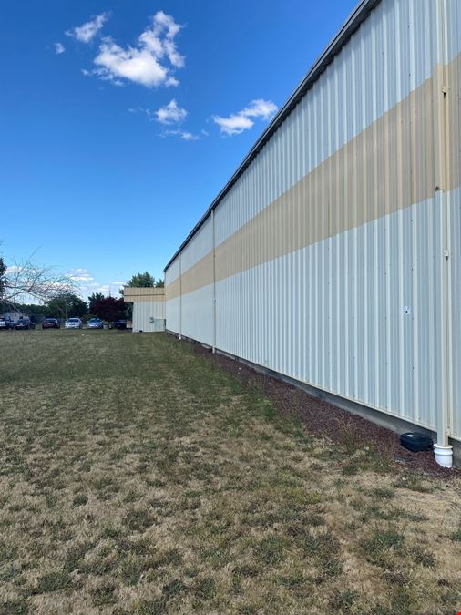 Ag Industrial Warehouse For Lease