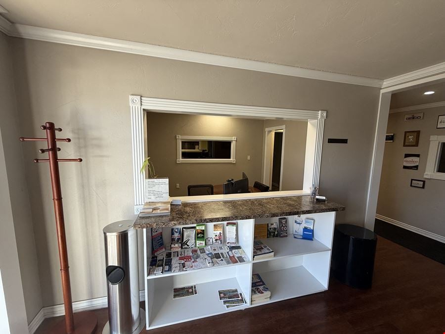 3706 Mockingbird Ln