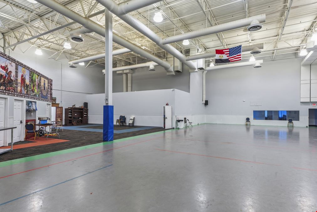 25,050 SF Industrial Flex | Owner-User Opportunity