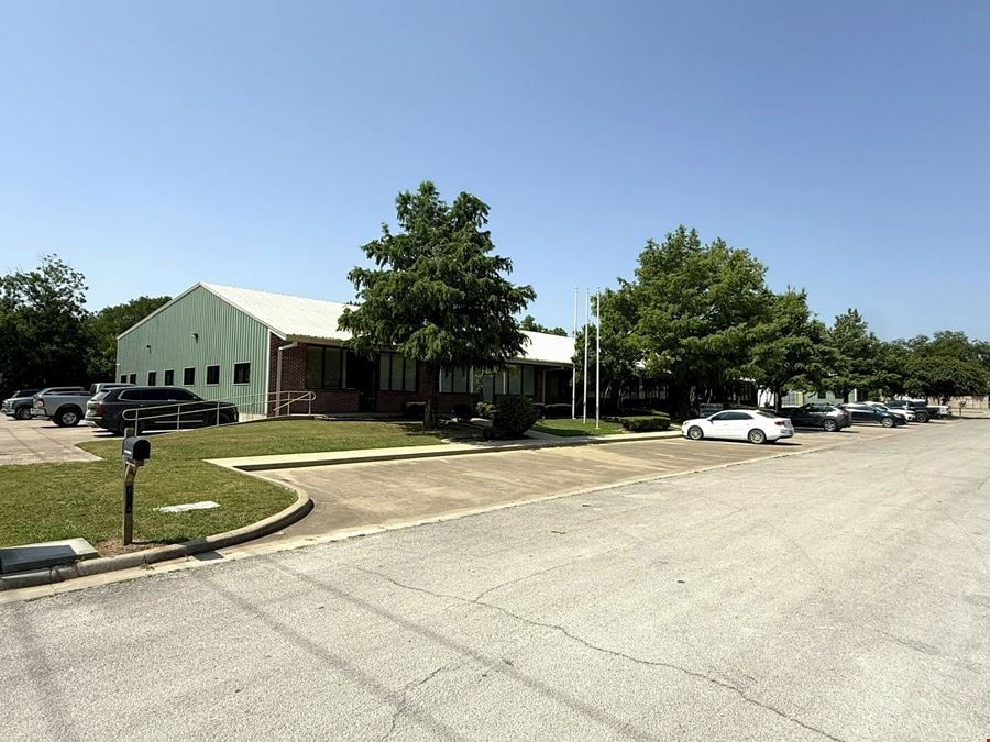 NNN Leased Office & Industrial Complex
