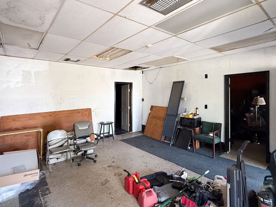 Five-Suite Office Building Minutes From I-12