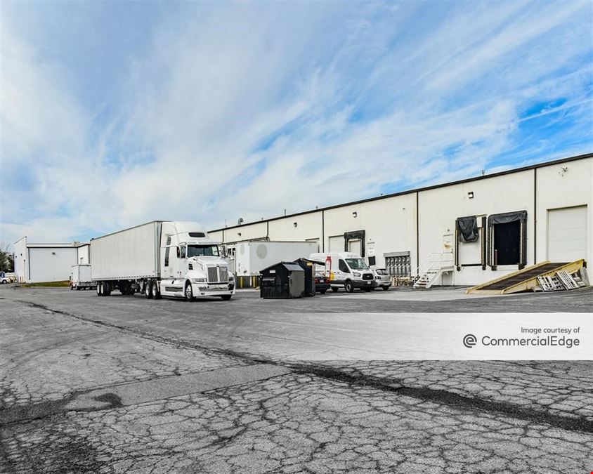 Crossroads Commerce Center