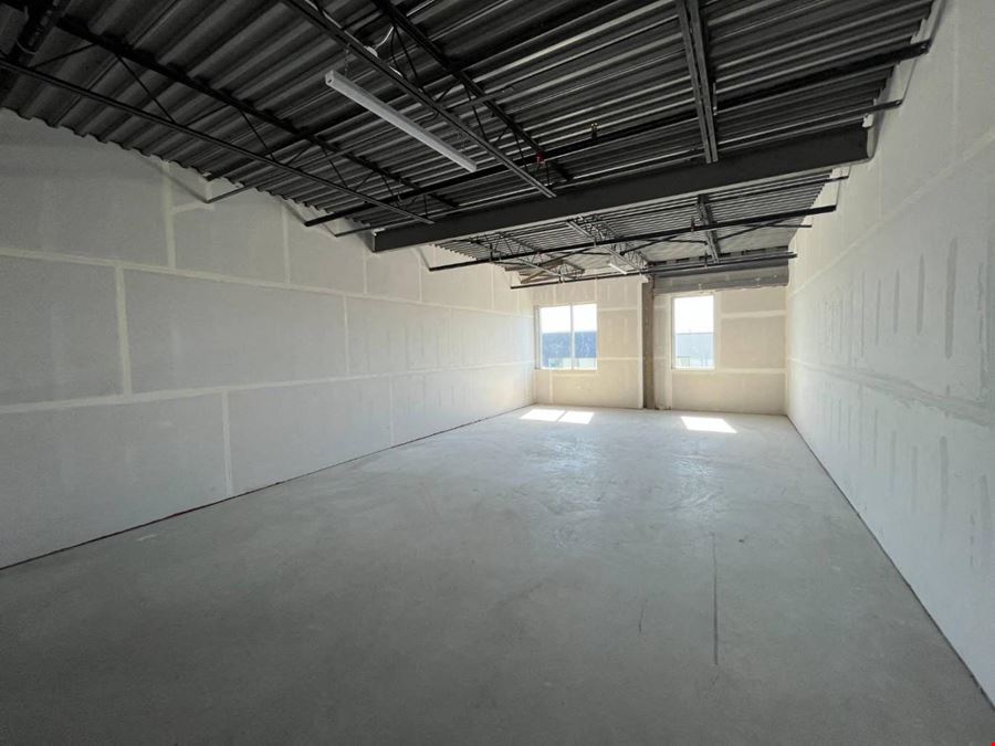1,870 sqft private industrial warehouse for rent in Mississauga