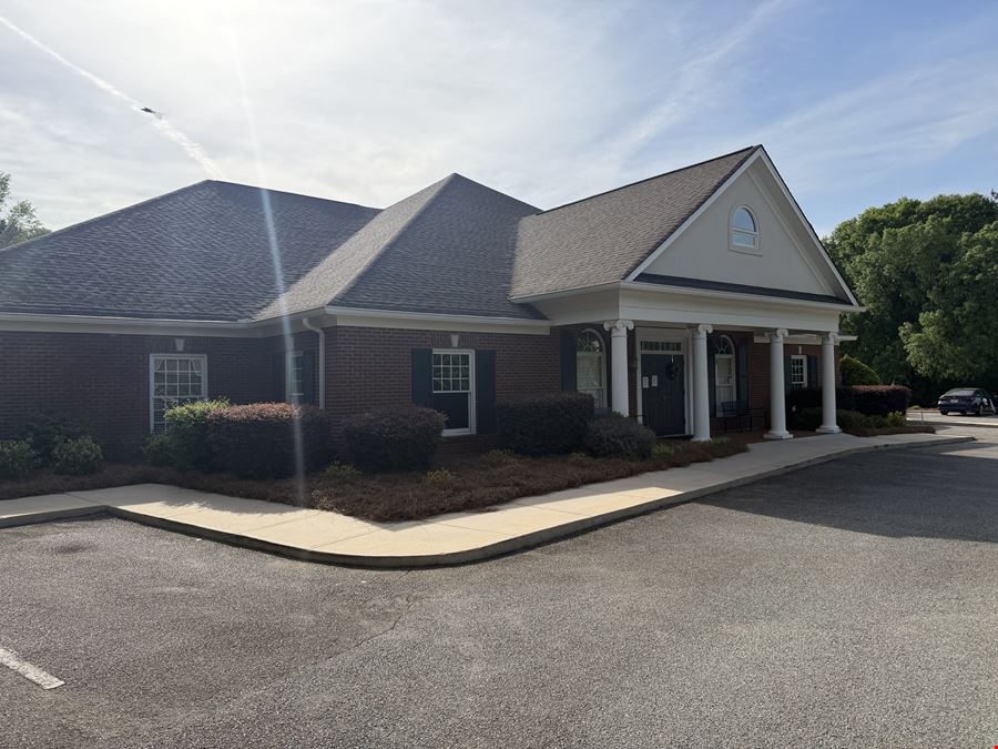 385 Hawthorne Lane