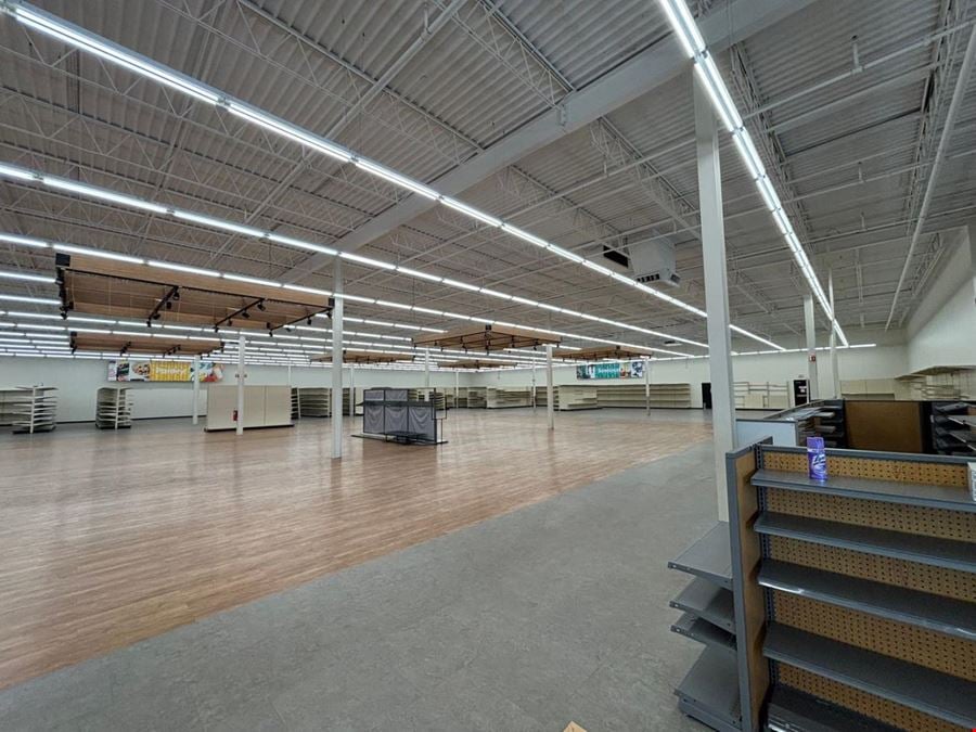 564 SE Washington Blvd - Eastland Shopping Center - Retail