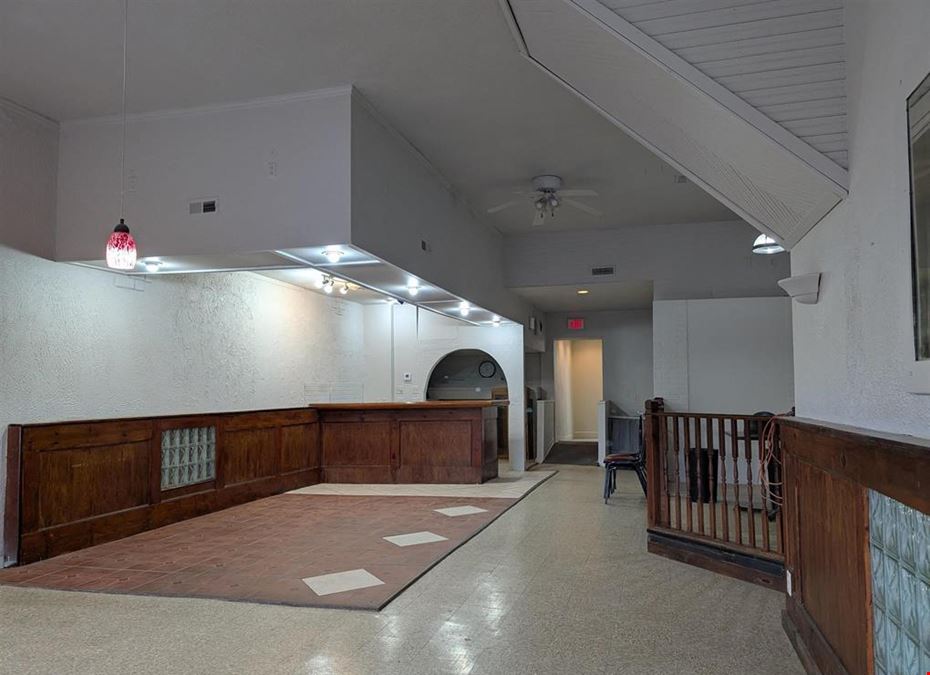 154 E Elm