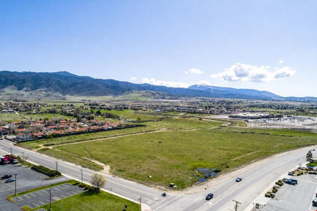 770 W Tehachapi Blvd
