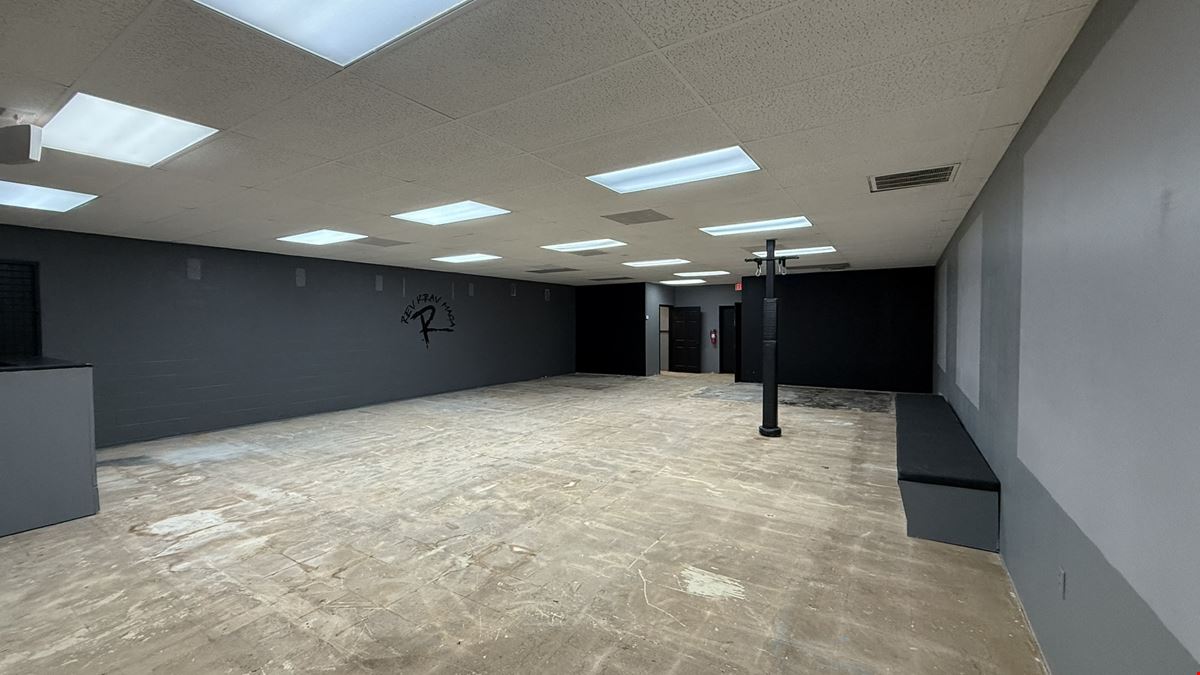 9053 Middlebrook Pike
