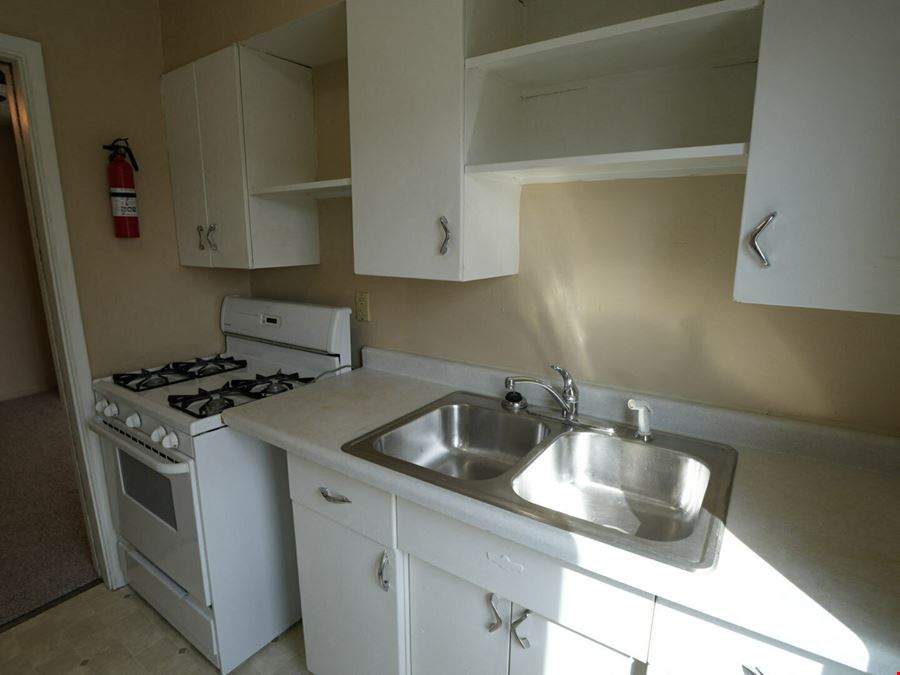 35 Apt Units: Highland Drive