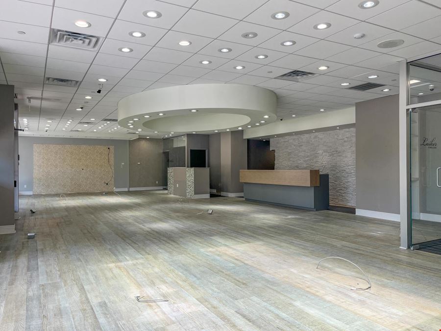 Iconic Retail Space in the Kahler Grand