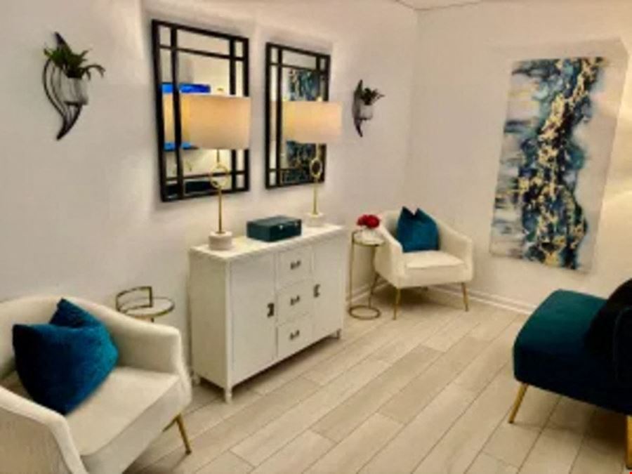 1070 SF Suite 200 Professional and Medical Office Space