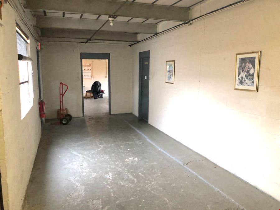 Sale/Lease 24,678 Sq.Ft. Warehouse - 20' Ceiling Height