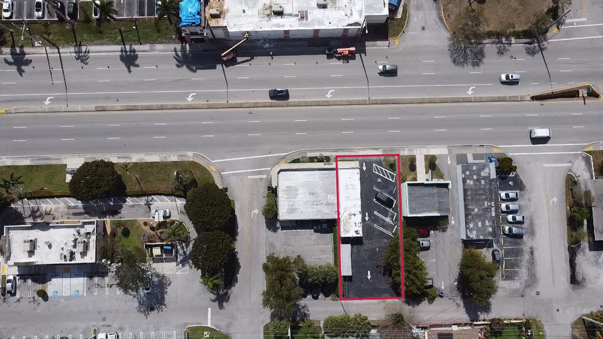 High-Visibility Retail Building in Pompano Beach