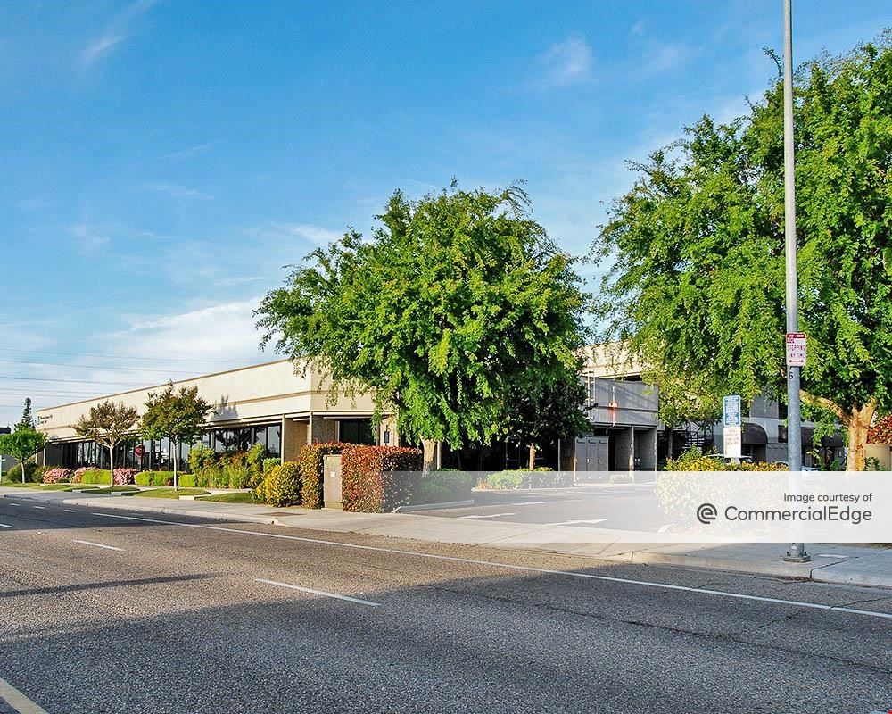 Woodward Business Park - 377, 401-423 West Fallbrook Avenue & 7600-7636 North Ingram Avenue