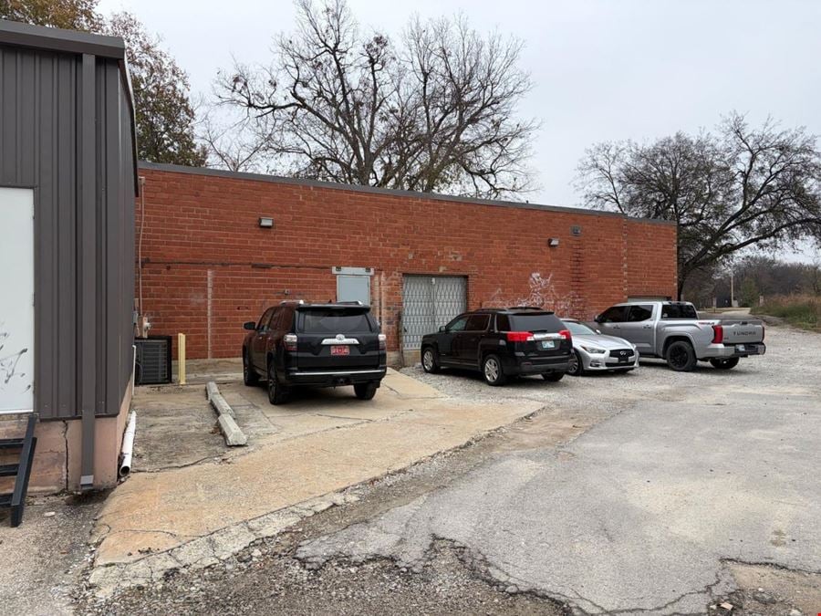 1207 S Lewis - Gadget Co Warehouse - Industrial