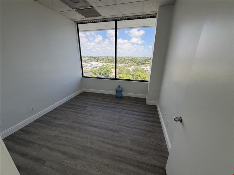 2692 SF Suite 600 Professional and Medical Office Space