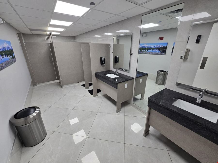 PREMIER OFFICE: Amazing opportunity to lease!