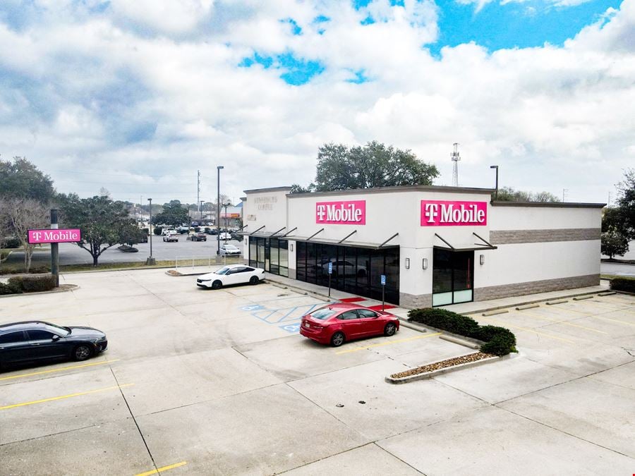 Former Starbucks on Johnston St for Lease