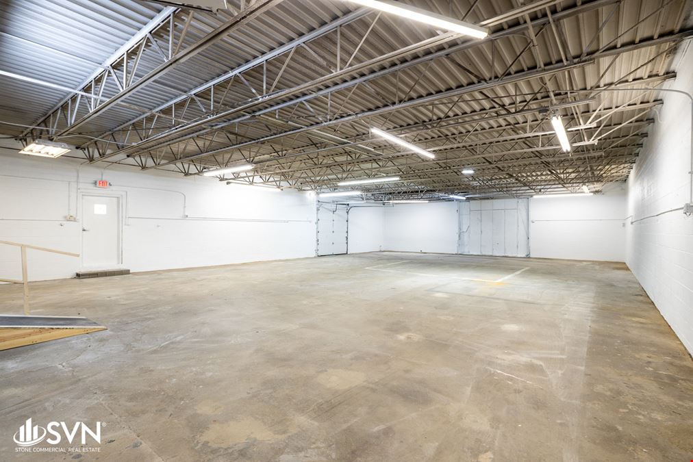 5320 SF Warehouse For Lease