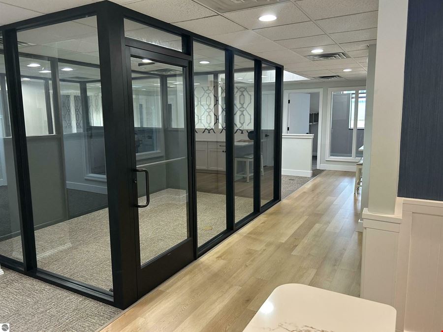 PRIME MULTIUSER OFFICE BUILDING & DOWNTOWN DEVELOPMENT SITE