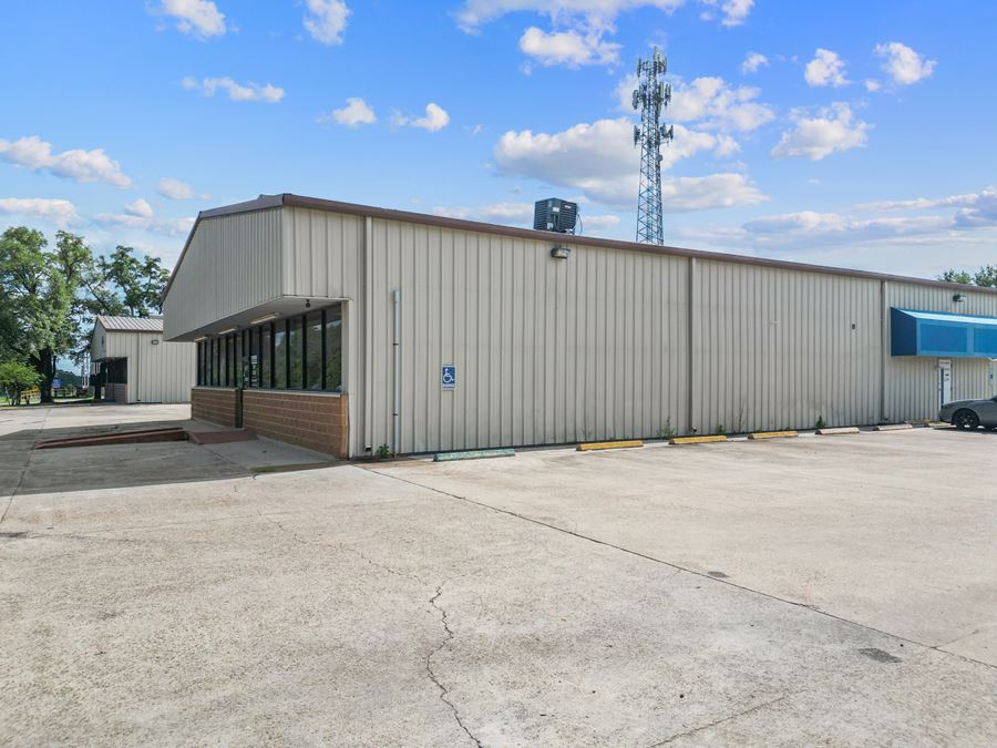 Warehouse/Flex Space for Lease – Ideal Light Industrial Use